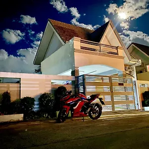 Villa Hillary Timog Park Homes, Angeles