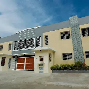 Hotel Oyo 645 Ljenj Apartelle, Mabalacat